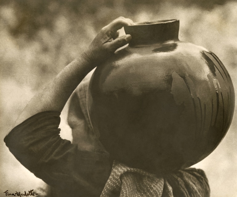 Tina Modotti, Zapotec peasant woman with a pitcher on her shoulder, 1928. Collection and Archive of Fundación Televisa