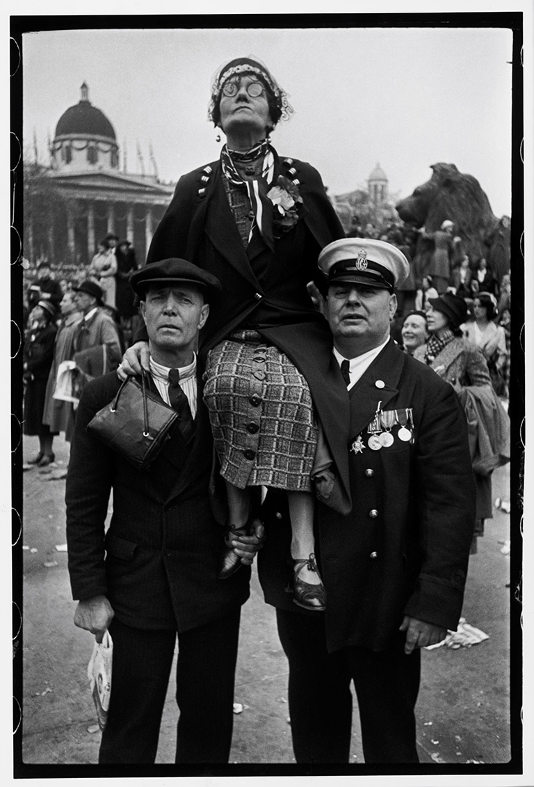 Henri Cartier-Bresson, Coronation of King George VI, London, England, 1937 © Fondation Henri Cartier-Bresson / Magnum Photos 