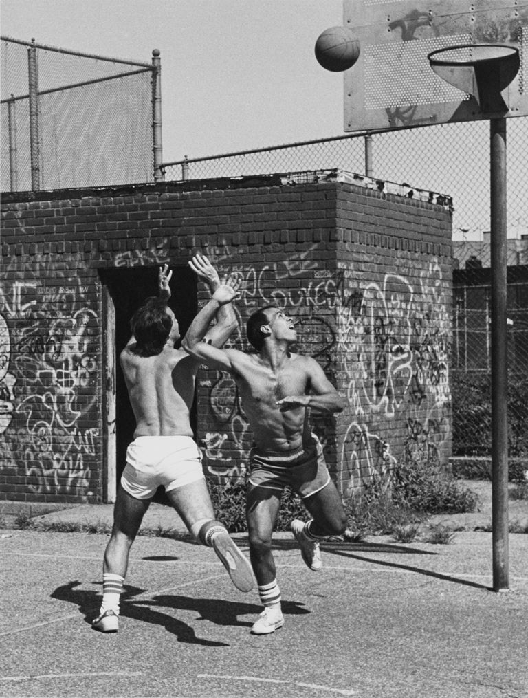 <strong>Helen Levitt</strong> Brooklyn, New York, 1982 Impresión en gelatina de plata © Film Documents LLC, courtesy Zander Galerie, Cologne
