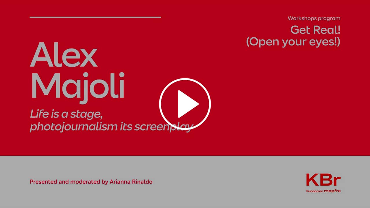 Life is a stage, photojournalism its screenplay